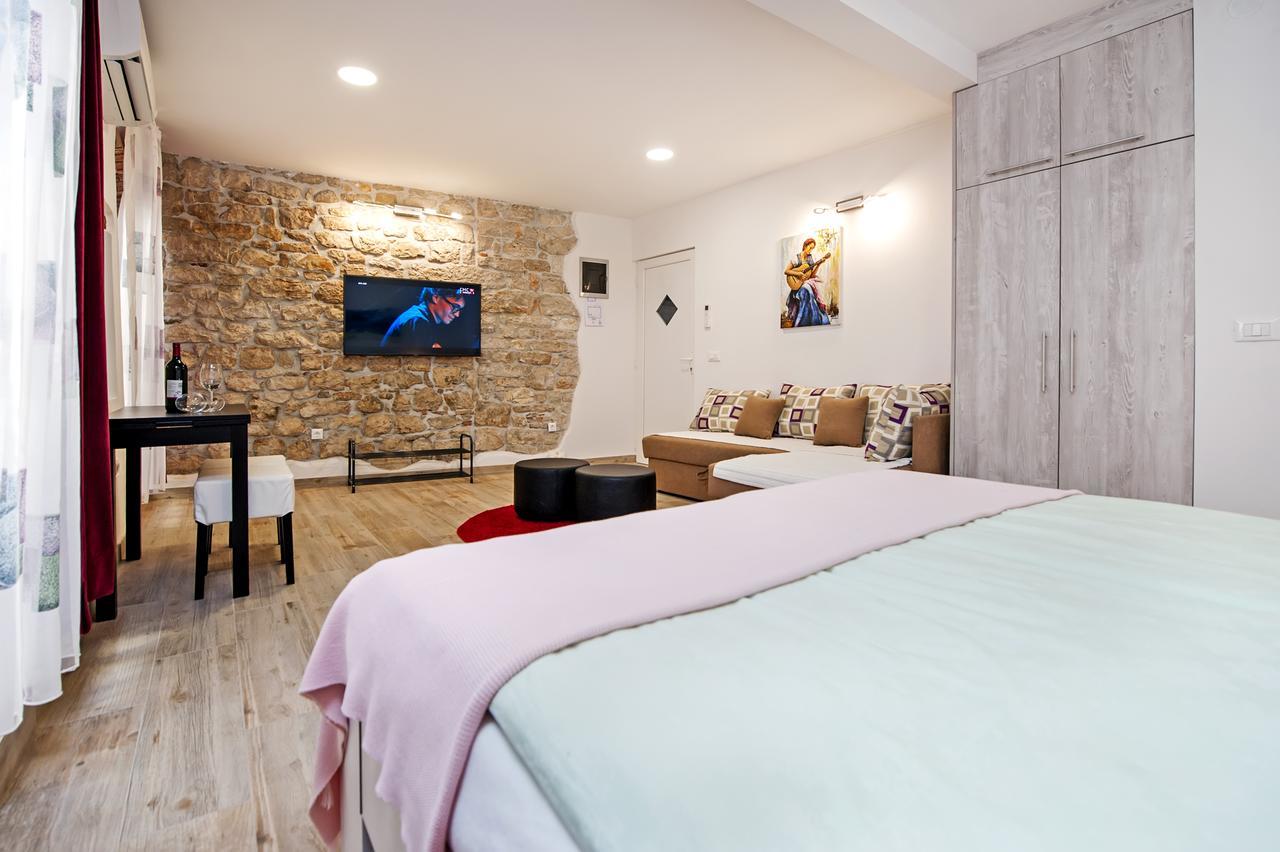 La Svalba Rooms & Studios Rovinj Exterior photo